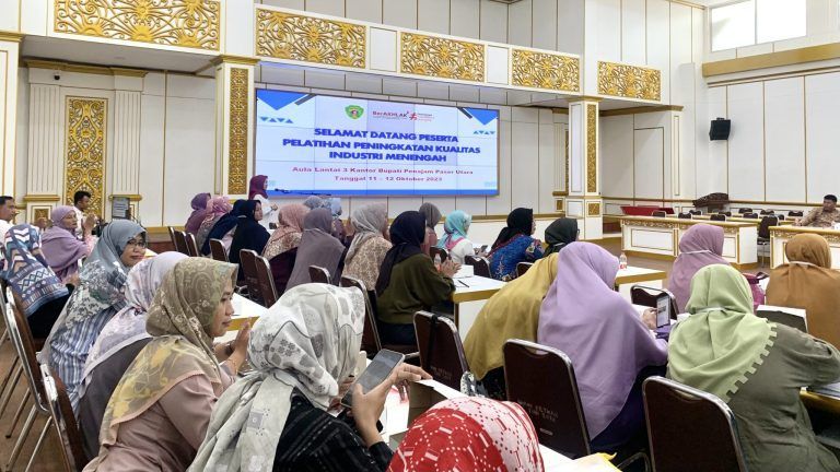 DPMD Kabupaten PPU Menggelar Pelatihan Peningkatan Kualitas Industri Menengah bagi Pelaku Usaha Lokal