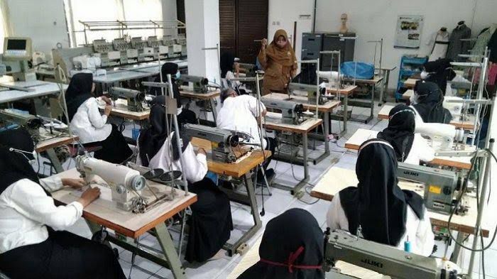 BLKI Balikpapan Hadirkan Pelatihan Menjahit Pakaian Wanita Dewasa yang Inovatif