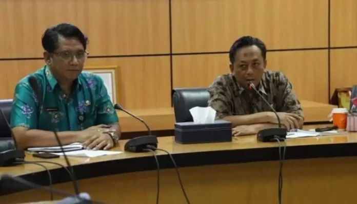 UU Cipta Kerja: Payung Hukum Bagi Pekerja & Perusahaan