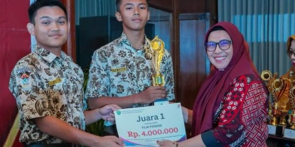 Disdikbud Mengapresiasi Kepada Siswa Yang Berprestasi