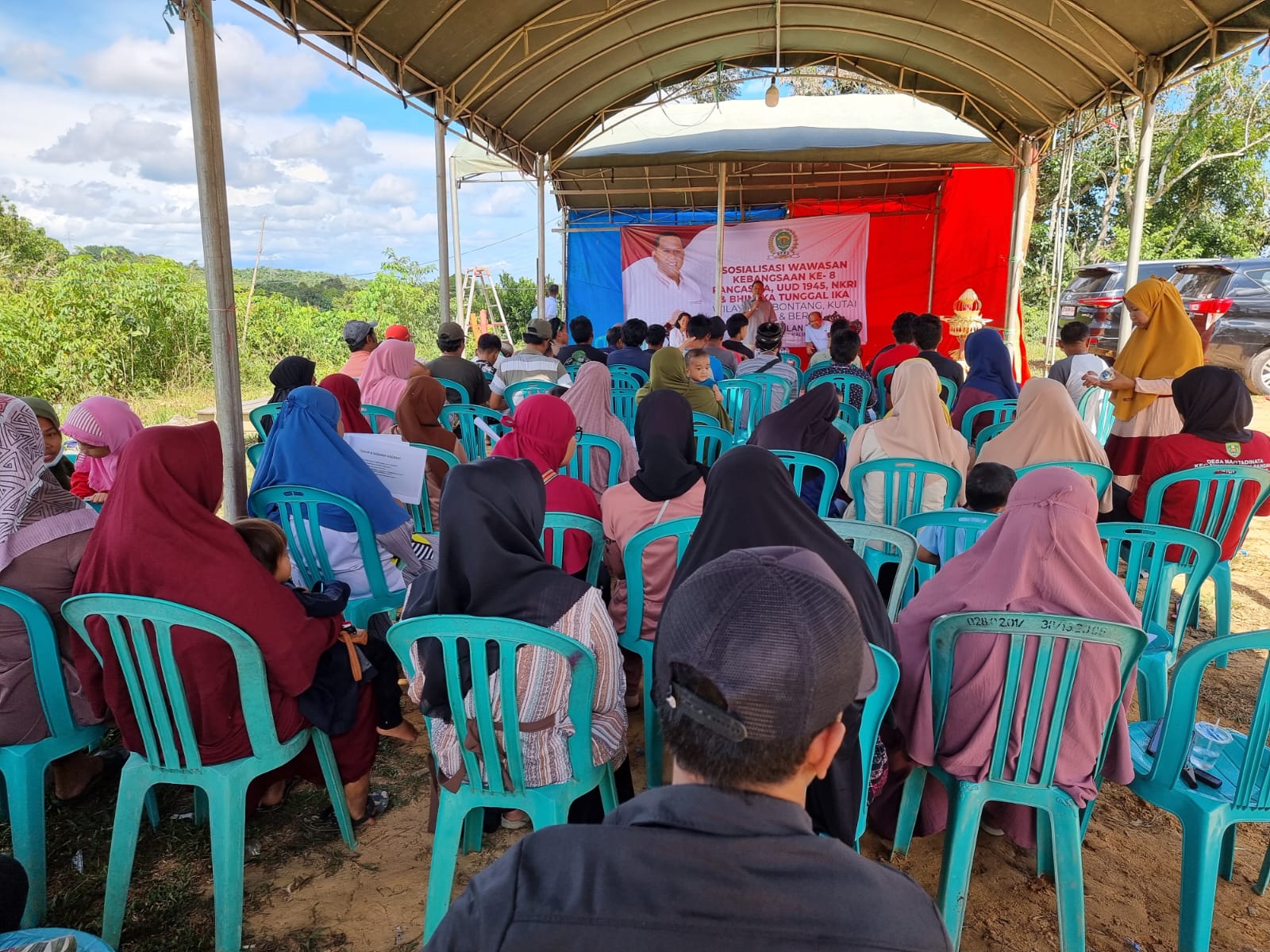 Melalui Sosbang, Henry Pailan tingkatkan solidaritas antar suku dan budaya