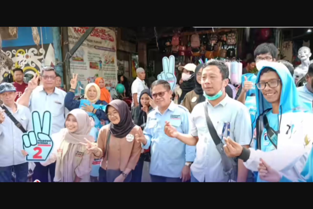 Tim Prabowo-Gibran Sosialisasikan Program Makan Siang dan Susu Gratis untuk Anak Sekolah di Samarinda