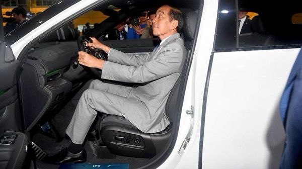 Jokowi Dukung VinFast Bangun Pabrik Mobil Listrik Senilai Rp 18,6 Triliun di Indonesia
