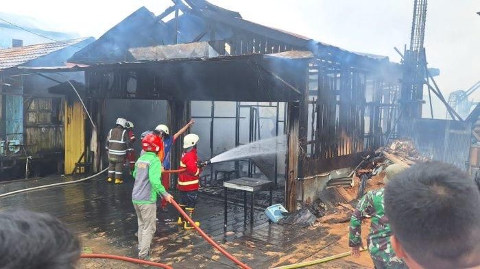 Puluhan Rumah Warga di Kawasan Samarinda Seberang Hangus Terbakar