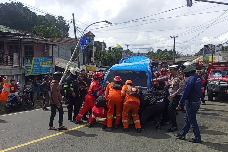 Kecelakaan Beruntun di Puncak Bogor, 14 Korban Luka