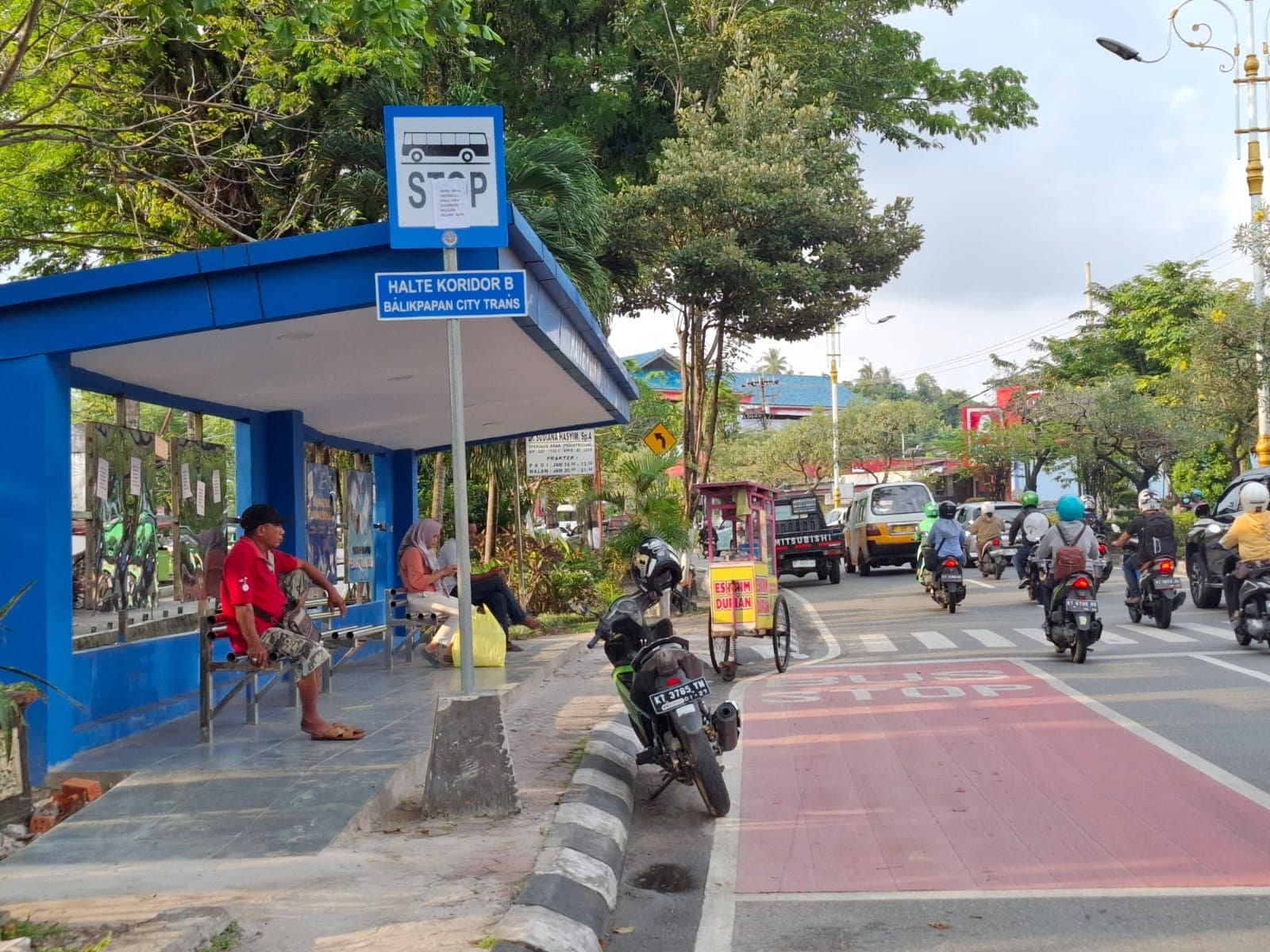 Menunjang Fasilitas Bagi Anak Sekolah, Gasali Dorong Pembangunan Halte Tiap Sekolah