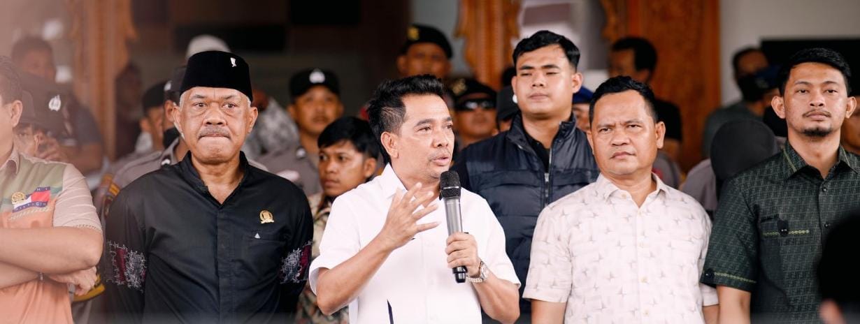 Mahasiswa demonstrasi didepan kantor DPRD Balikpapan, Alwi; kami terima Aspirasi Mahasiswa