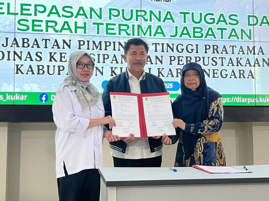 Diarpus Kukar Gelar Acara Pelepasan Purna Tugas dan Serah Terima Jabatan