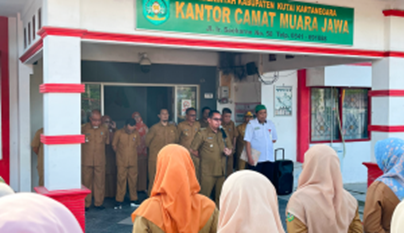 Camat Muara Jawa Ajak ASN Jaga Disiplin dan Siapkan Langkah Strategis Lewat Apel Pagi