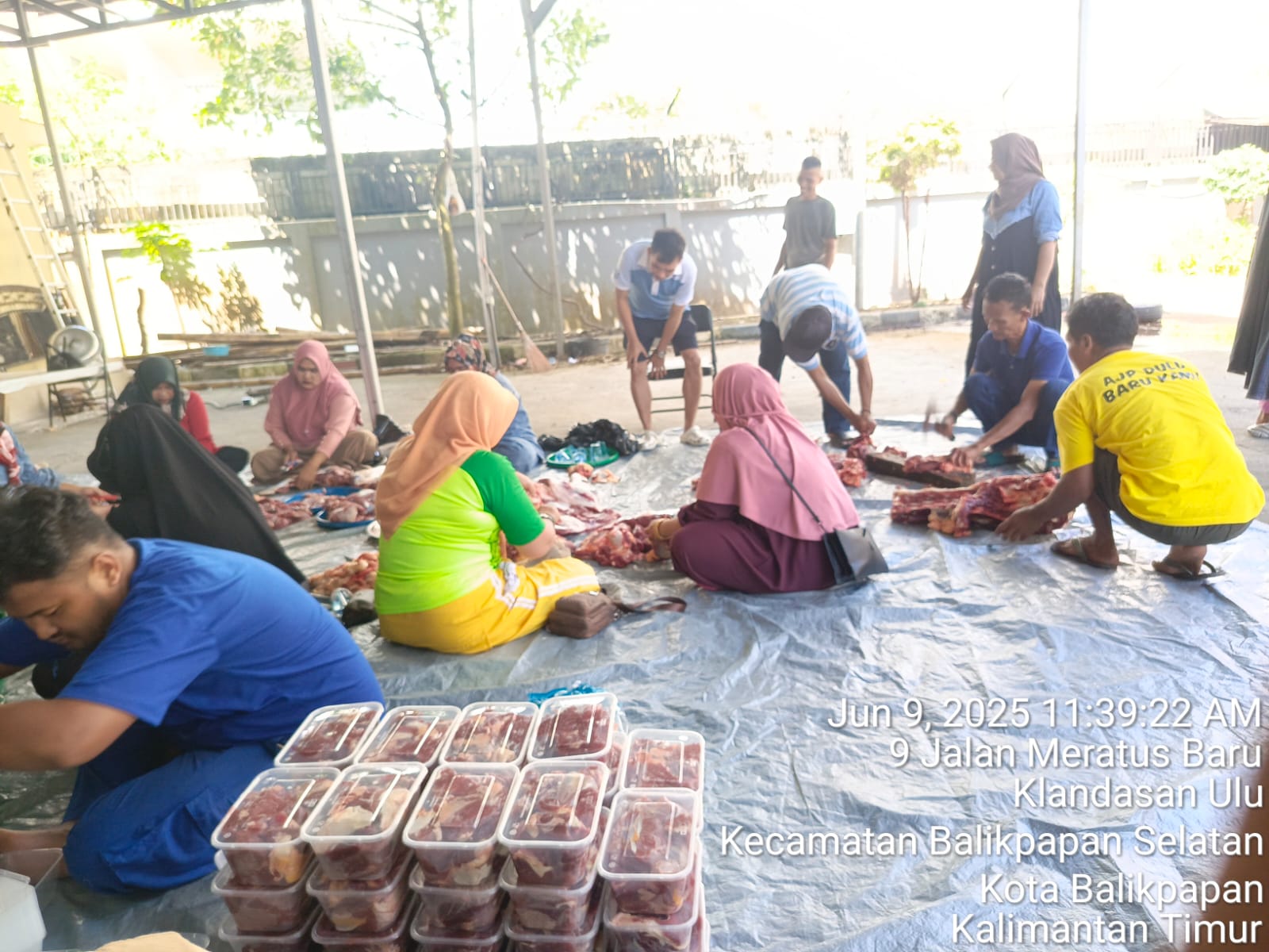 Berkurban 5 Ekor Sapi, Ketua DPRD Balikpapan, Alwi Tekankan Pentingnya Berbagi