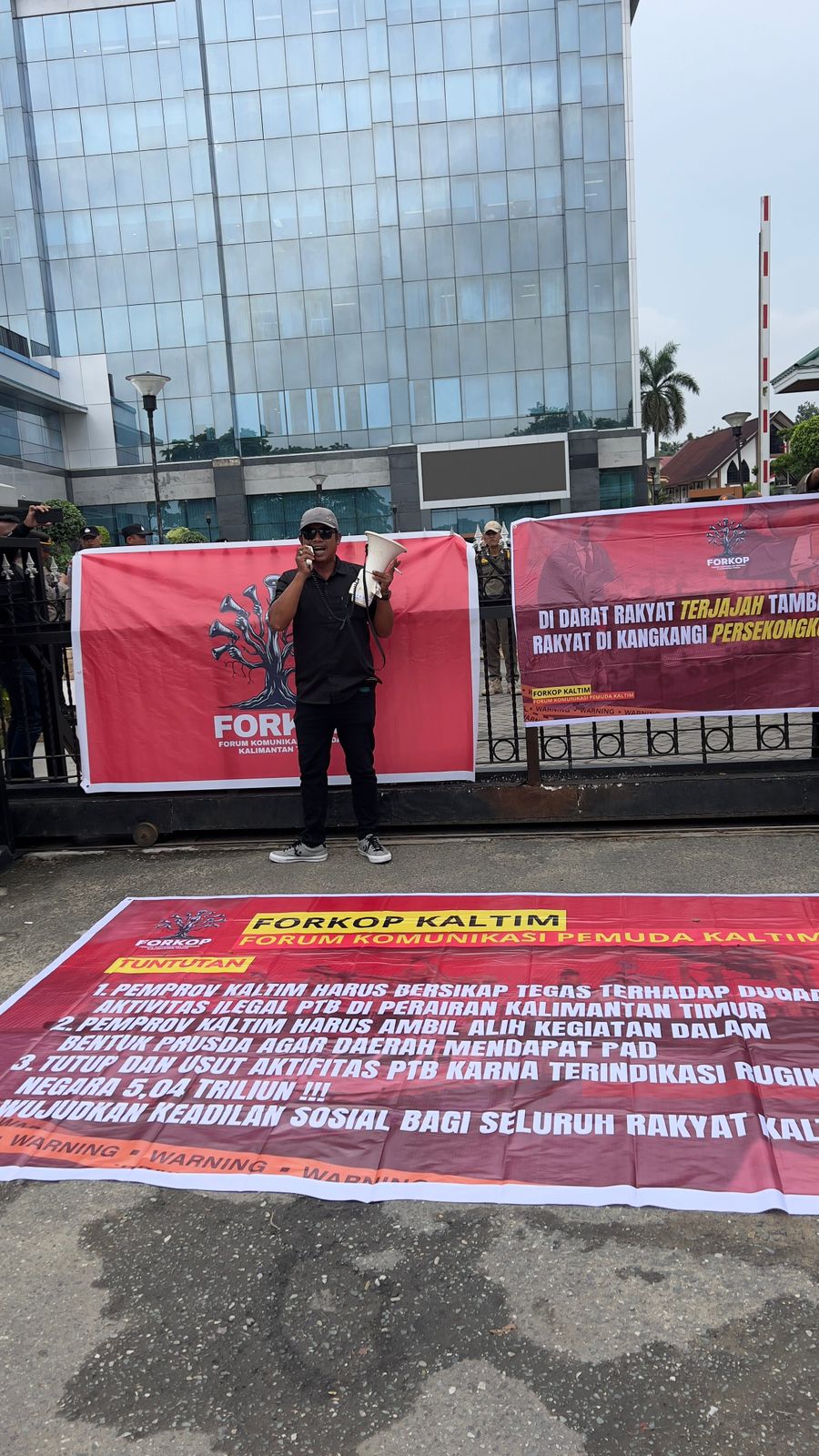 Diduga Merugikan Negara, FORKOP Kaltim Gelar Demonstrasi Mendesak Pemprov Ambil Alih Operasi STS yang Dikelola PT PTB