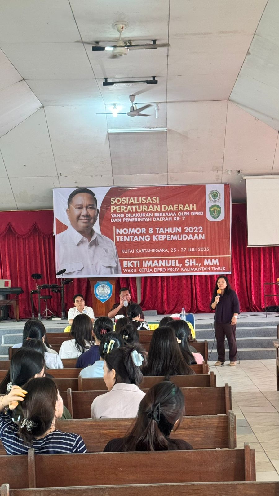 Anggota DPRD Kaltim Ekti Imanuel Gelar Sosialisasi Perda Bersama Pemda di STT Tenggarong