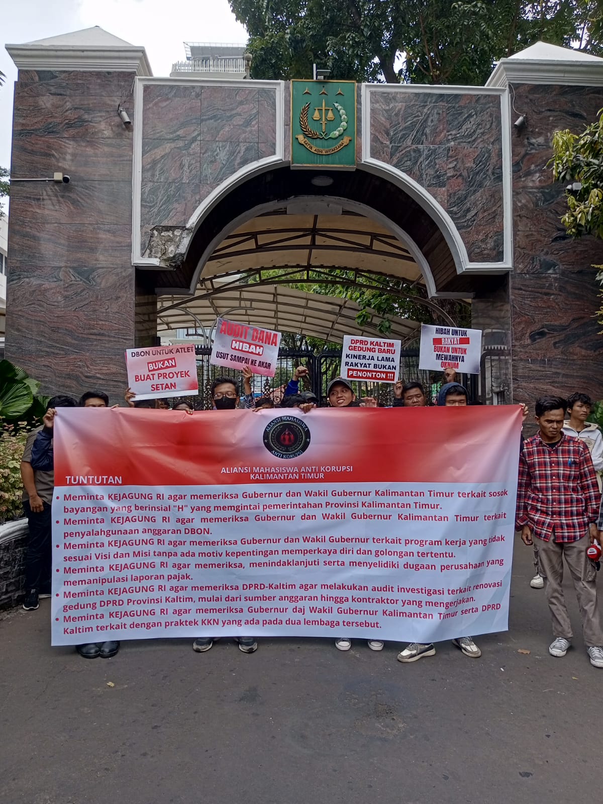 AMAK Kaltim, Geruduk Kejagung RI Minta Periksa Pemprov dan DPRD Kaltim