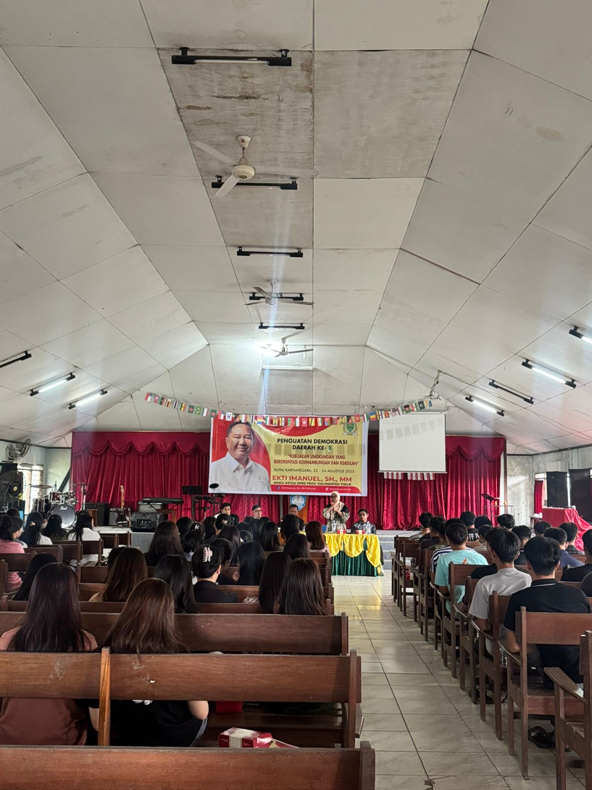 Ekti Imanuel Dorong Kebijakan Lingkungan Berkelanjutan dan Berkeadilan
