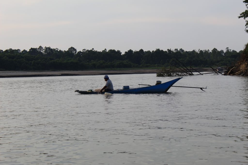Sungai Mahakam dan Manusia yang Menjaga Nadi Kehidupan dari Hulu